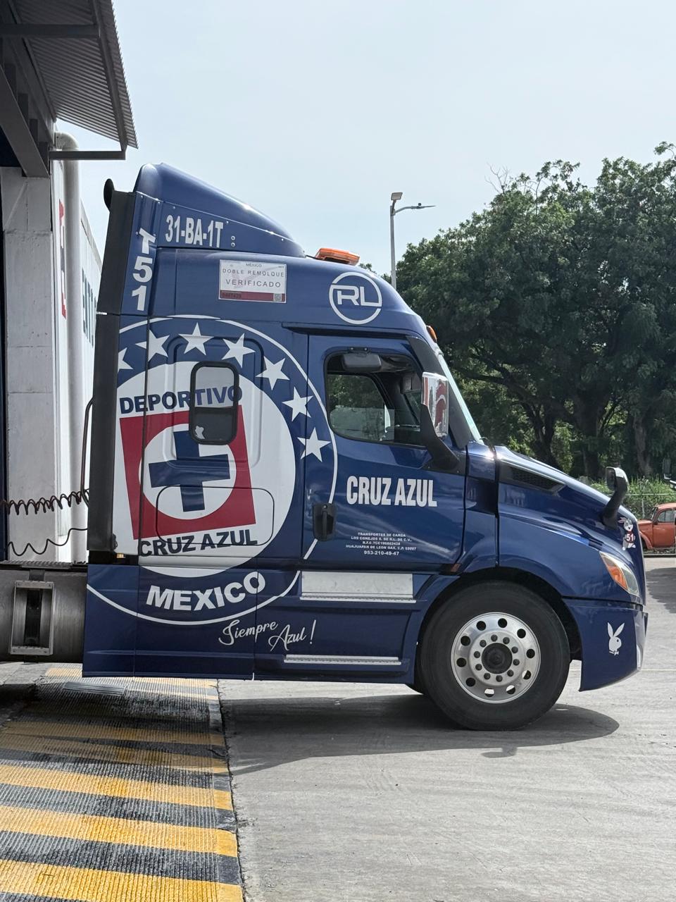 Carga de cemento Cruz Azul