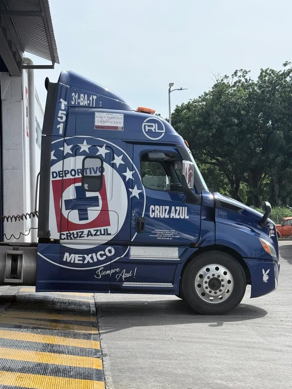 Carga de cemento Cruz Azul